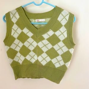 Shortsleeve sweater, size 4